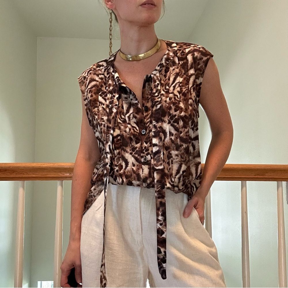 ESCADA Animal Print Tie Neck Pleated Ruffle Blouse Designer Top EU 44 Luxury